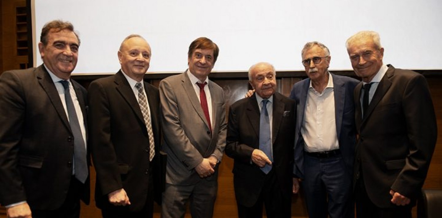 El Dr. Adrián Barceló junto al ministro Mario Lugones y el presidente del CONICET, Daniel Salamone, acompañó la presentación del libro “Cardiología Intervencionista, orígenes y desarrollo de una nueva especialidad médica en Argentina